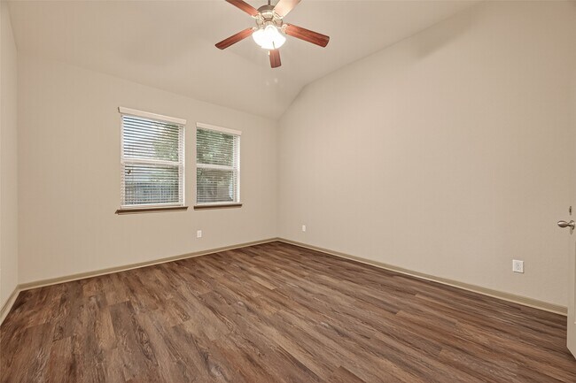 Building Photo - 2510 Shady Falls Ln