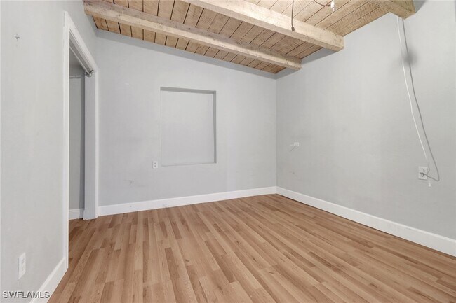 Building Photo - 156 4th St