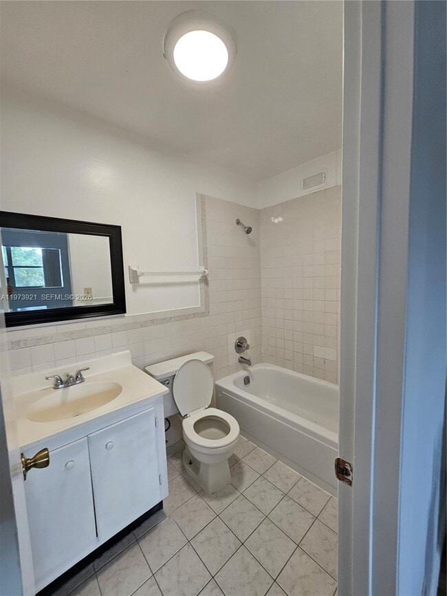 Building Photo - 7911 N Colony Cir