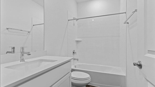 Building Photo - 3735 Langridge Dr