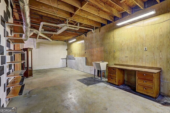 Building Photo - 3452 Monica Ln SW