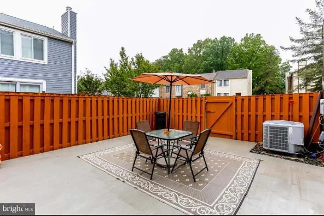 Building Photo - 8723 Ridge Hollow Ct