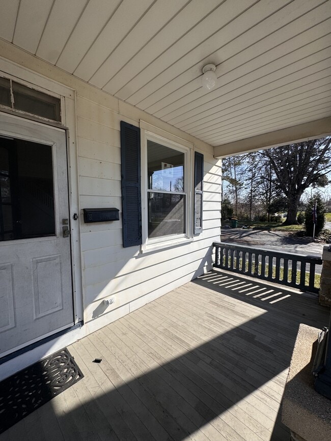 Building Photo - 167 S Hanover St