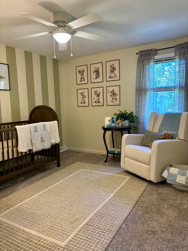 Building Photo - 403 Tamarack St