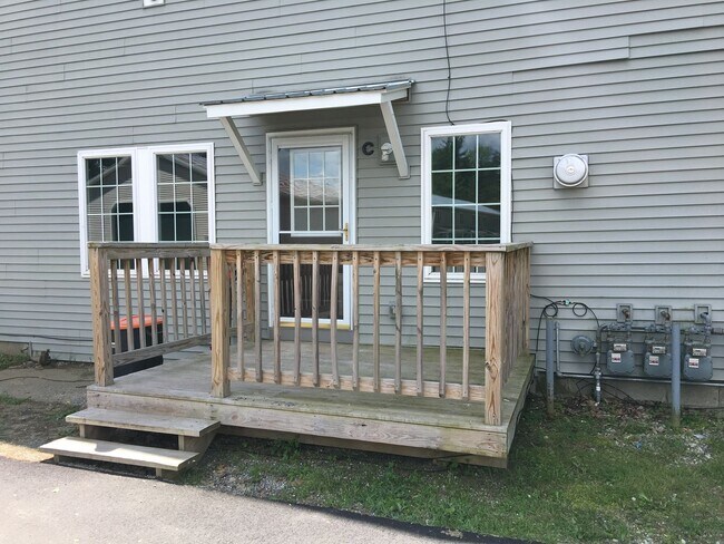 Building Photo - 31 Sumner Ln