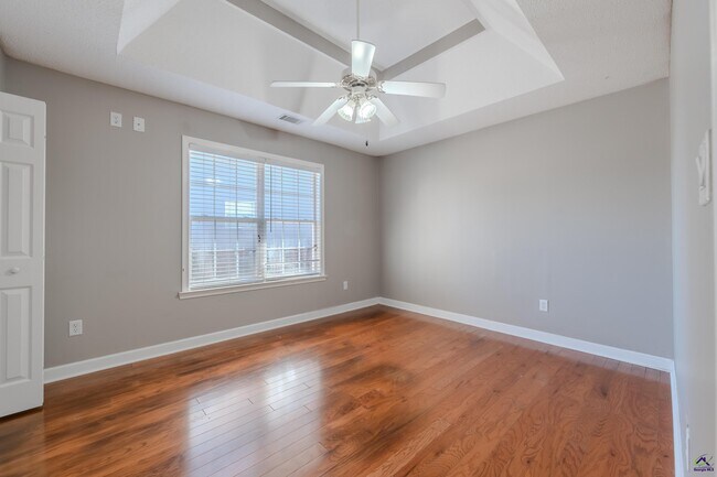 Building Photo - 611 Bay Laurel Cir