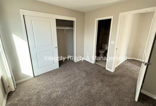 Building Photo - 4001 E 16th Ave