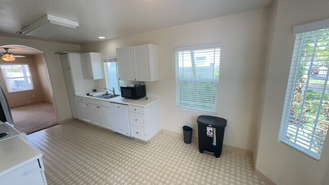Building Photo - Wonderful 3 BD / 2.5 BA Home In Ewa Beach!!!