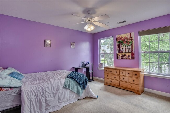 Building Photo - 5 bedroom/3.5 bathroom home in Evans with ...