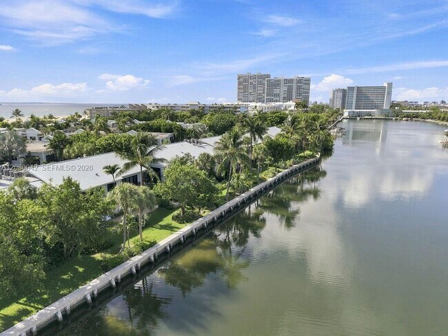 Building Photo - 1565 S Ocean Ln