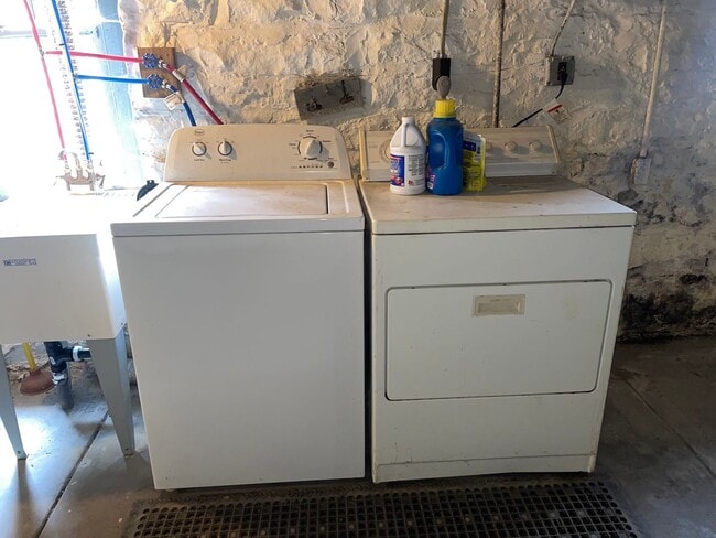 Building Photo - 6621 Church Ave