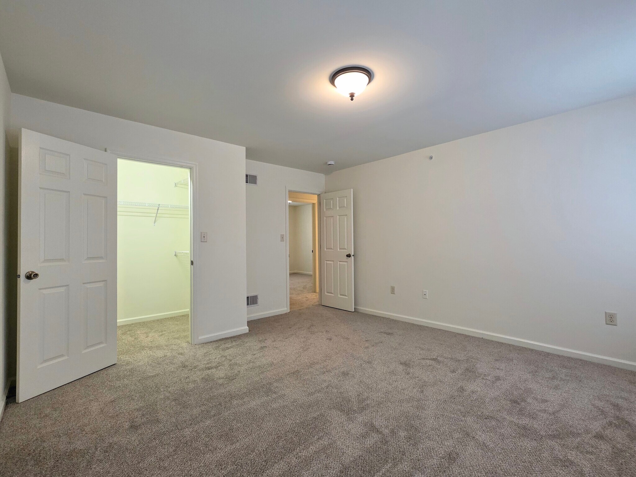 Building Photo - 14 Gable Dr