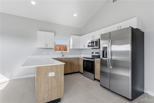 Building Photo - 14 Mockingbird Rd