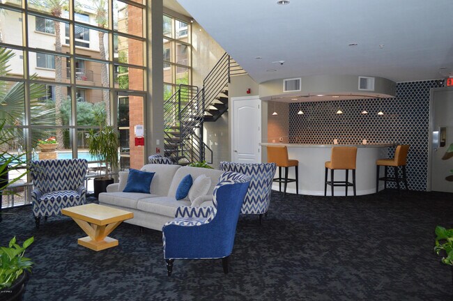 Building Photo - 1701 E Colter St