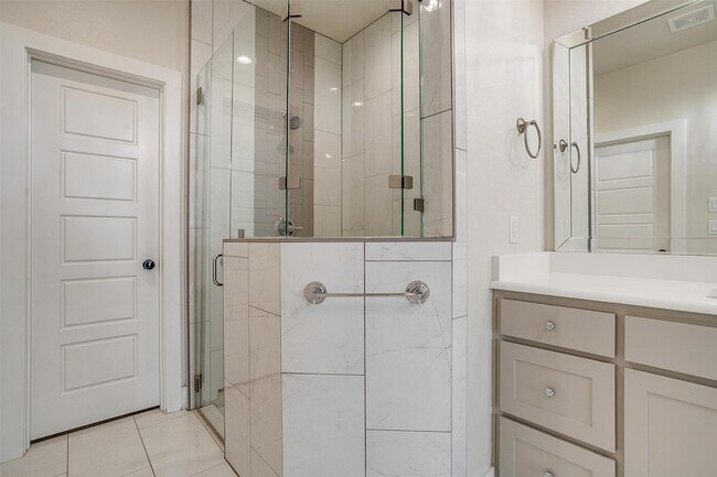 Building Photo - 1221 Crown Valley Dr