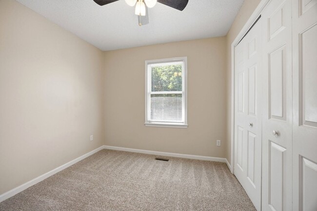 Building Photo - Beautiful Durham 3 Bed Townhome | Minutes from RTP & Southpoint