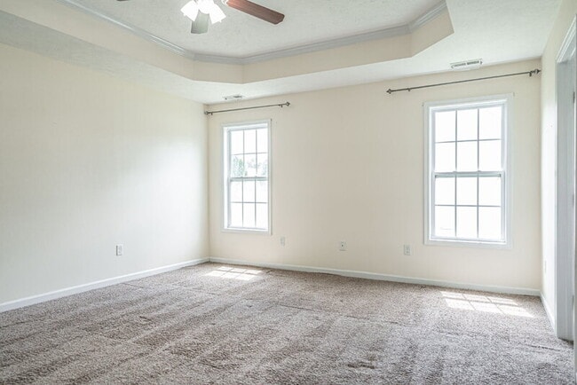 Building Photo - 289 Strike Eagle Dr