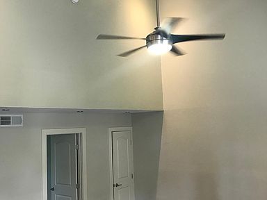 Building Photo - 3805 southridge dr