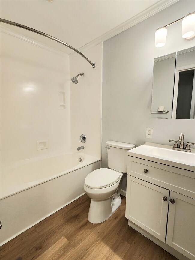 Building Photo - 809 Bordeaux Ct