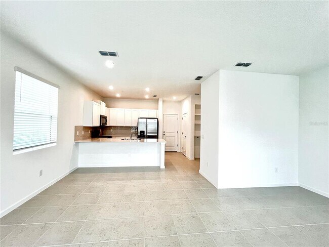 Building Photo - 2792 Camellia Flower St