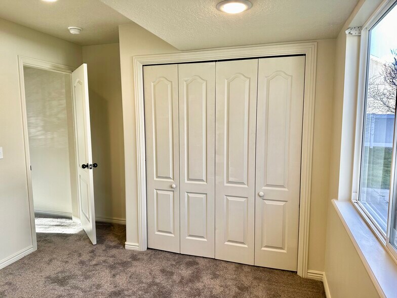 Building Photo - 1186 N 3020 W