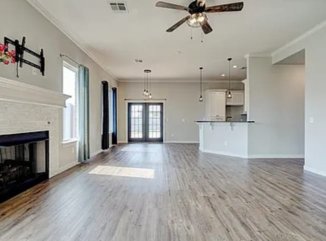 Building Photo - Magnificent 3BD/2BTH home in Council Ridge