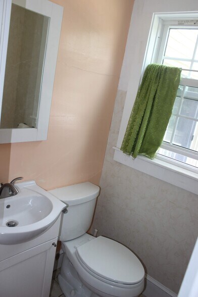 Half Bath - 8 Park Ave