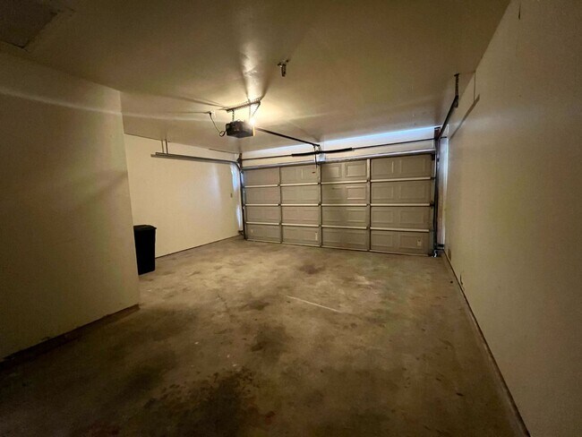Building Photo - 8626 Serene Ridge Dr