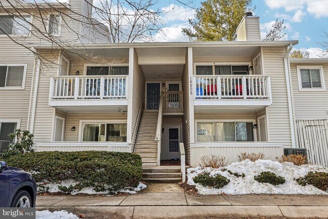 Building Photo - 18202 Chalet Dr