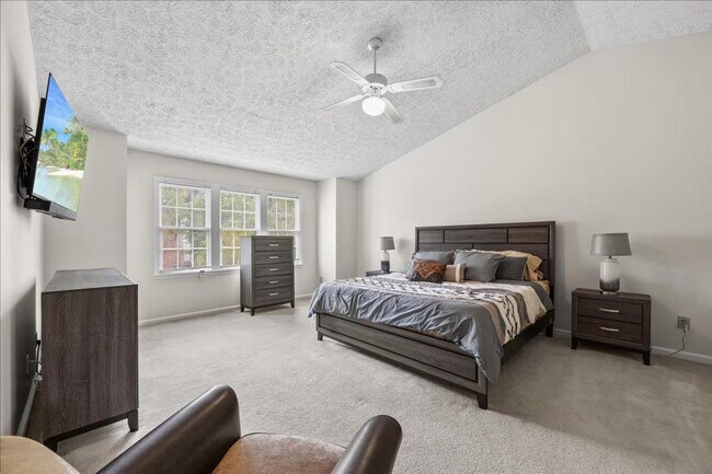 Building Photo - 6 Wavecrest Ct