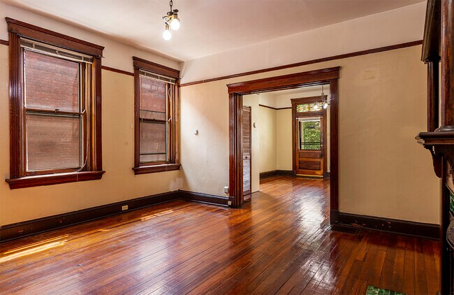 Living Room 15 x 15 - 2310 Rohs St