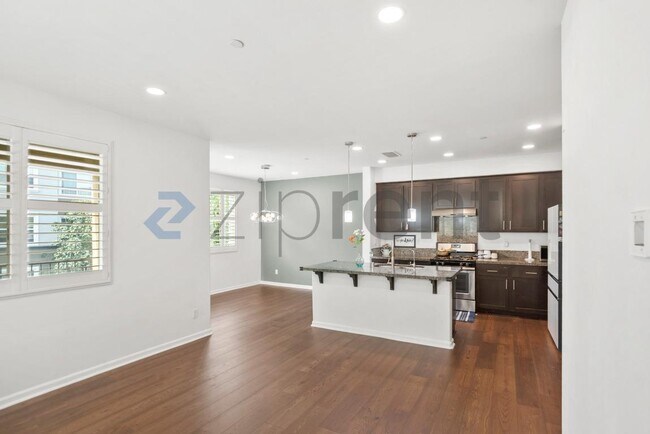 Building Photo - Unit 1529