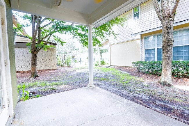 Building Photo - 2508 SW 35th Pl