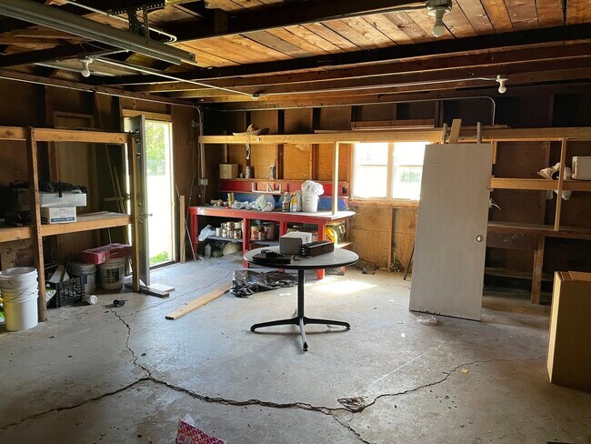Building Photo - 11 Shagbark Rd
