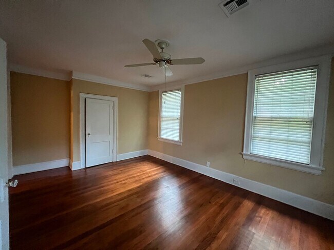 Building Photo - YELLOWBUNNY- 3352/3354-MONTEZUMA DUPLEX-CAMELIA-255/256