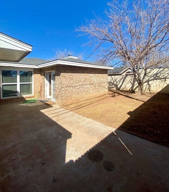 Building Photo - 3858 Scott St