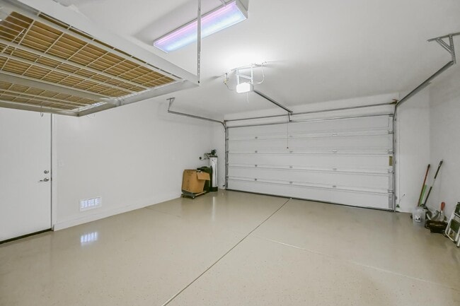 Building Photo - 9775 W Cashman Dr