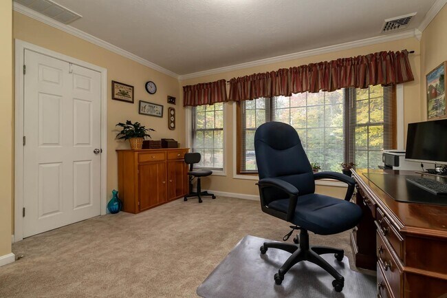 Building Photo - 24 Birchwood Rd