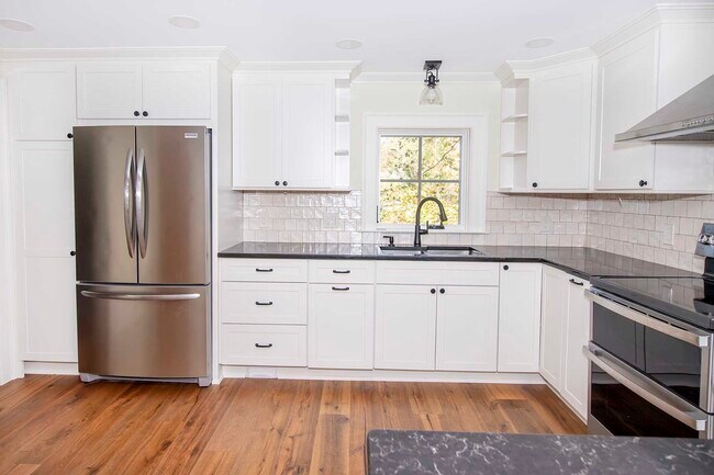 Building Photo - 39 MERRITT Ave