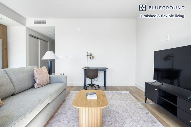 Building Photo - 447 17th St