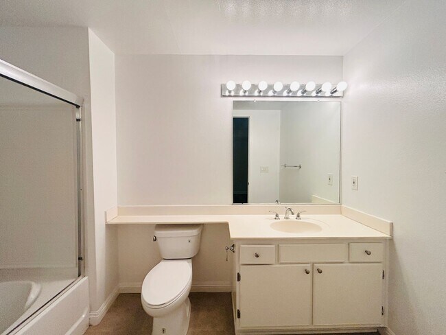 Building Photo - Barcelona Towers Condo Community In Koreatown Offering Spacious Two Bedroom