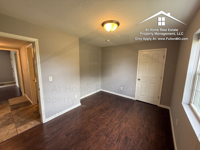 Building Photo - 537 Collier Ln