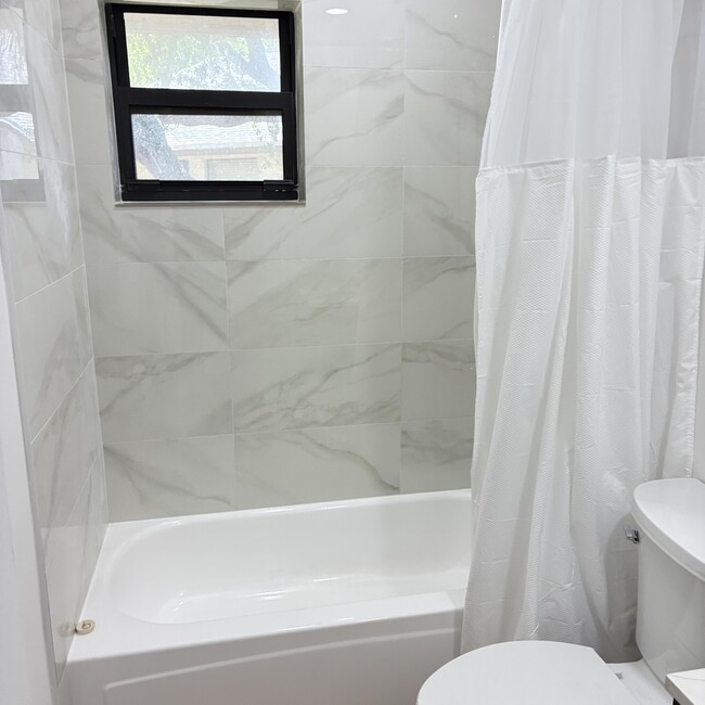 Building Photo - 3460 NW 47th Ave