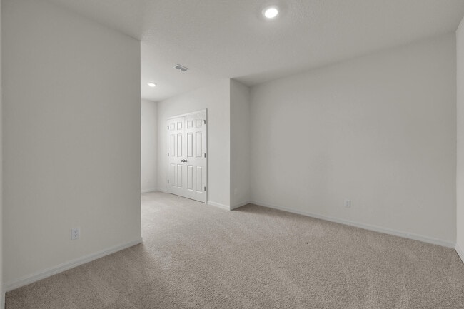 Building Photo - 12834 SW Forli Wy