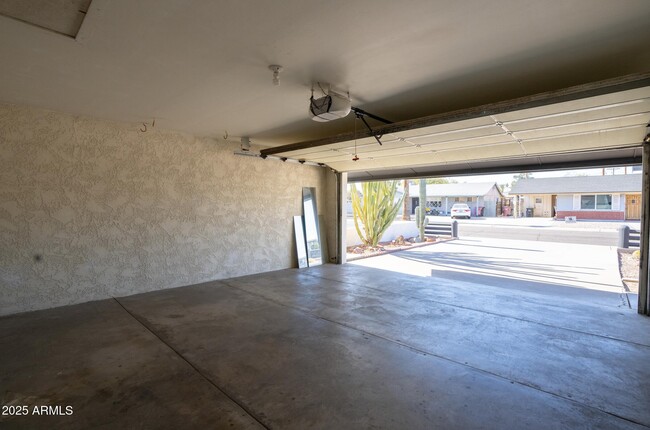 Building Photo - 1307 N 71st St