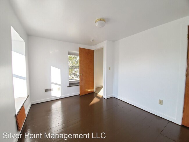 Building Photo - 3 br, 1 bath House - 83 South Ave