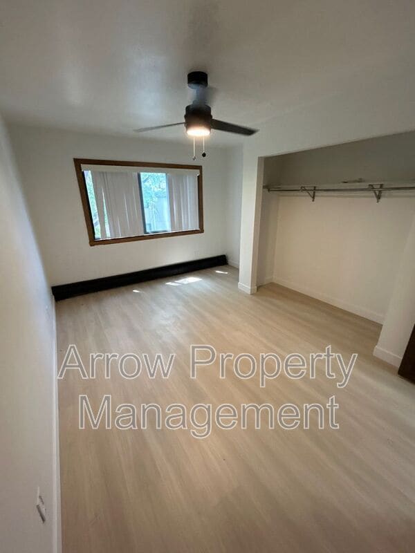 Building Photo - 215 E Arbor Ave