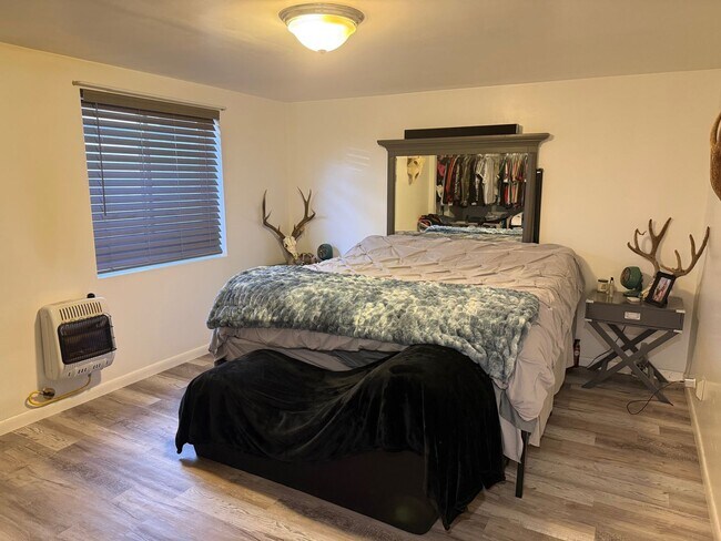 Building Photo - Beautifully updated duplex with parking and a storage shed