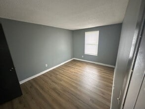 Building Photo - Section 8 Vouchers accepted for 1 Bedroom ...