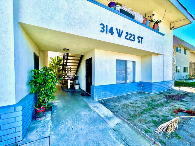 Primary Photo - 314 W 223rd St